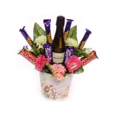 PROSECCO,CHOC AND FLOWERS